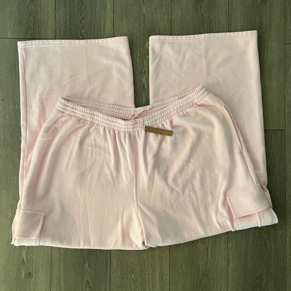 SKIMS Pants - NWT Skims Bubblegum Pink Wide Leg Lounge Pants Size 3X